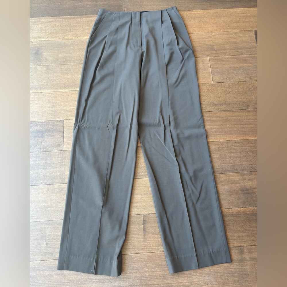LOW‎ CLASSIC PLEATED TROUSER
